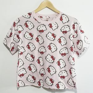 NEW Hello Kitty Cropped T-Shirt Crewneck Short Sleeve T-Shirt NWOT
